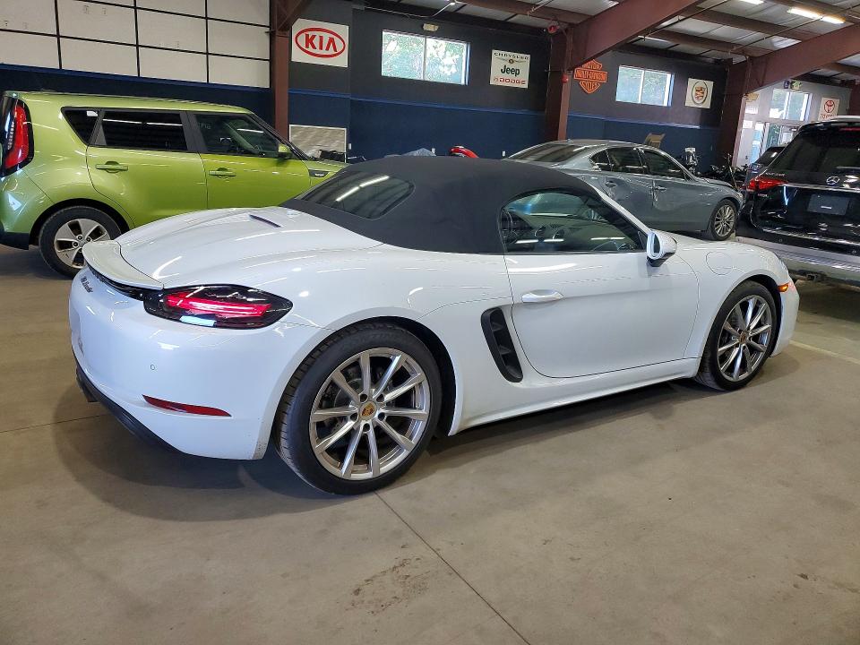 2019 Porsche Boxster VIN WP0CA2A82KS211217 COPART salvage auction — MECHANICAL, GA - CERTIFICATE OF TITLE (P), sold $34,750 on 2026-07-27 (photo 3)