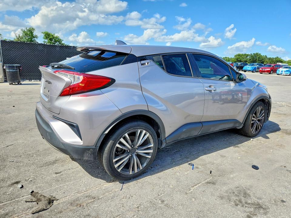 2020 Toyota C-hr VIN NMTKHMBX9LR106823 COPART salvage auction — MINOR DENT/SCRATCHES, FL - CERT OF TITLE-REBUILT, sold $10,000 on 2026-07-21 (photo 3)