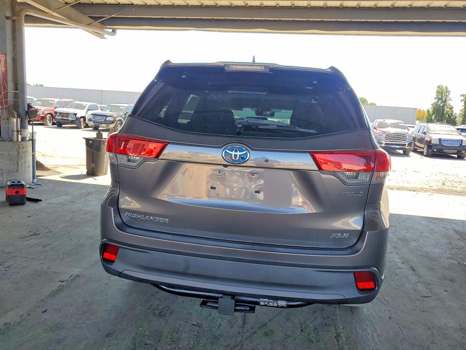 2018 Toyota Highlander VIN 5TDJGRFH7JS050765 COPART salvage auction — FRONT END, Ca - Dis/Dlr/Exp Only Clean Title, sold $5,700 on 2026-07-21 (photo 6)