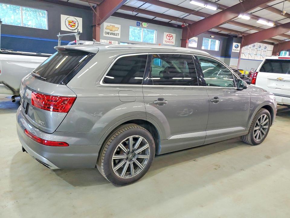 2017 Audi Q7 VIN WA1VABF75HD029785 COPART salvage auction — MINOR DENT/SCRATCHES, MA - CERTIFICATE OF TITLE (P), sold $5,800 on 2026-07-10 (photo 3)