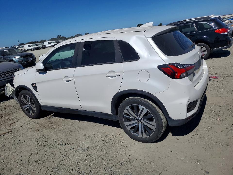2021 Mitsubishi Outlander VIN JA4APUAU3MU006070 COPART salvage auction — MINOR DENT/SCRATCHES, Ca - Dis/Dlr/Exp Only Clean Title, sold $3,600 on 2026-07-21 (photo 2)