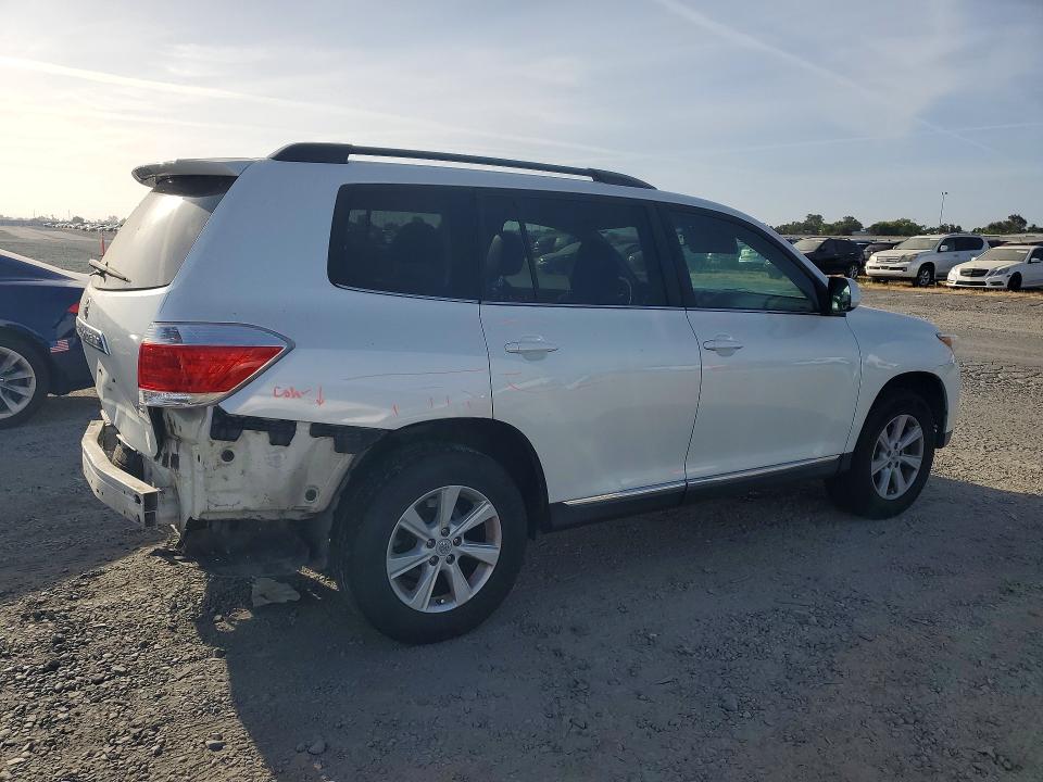 2012 Toyota Highlander VIN 5TDBK3EH8CS147946 COPART salvage auction — REAR END, Salvage Title, sold $2,700 on 2026-07-14 (photo 3)