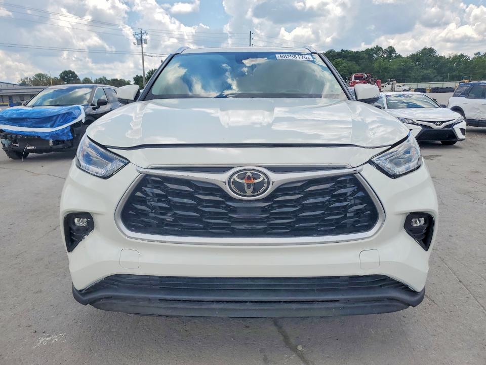 2021 Toyota Highlander VIN 5TDGZRBH8MS079660 COPART salvage auction — NORMAL WEAR, Tn - Cert Of Title-Rebuilt Vehicle, sold $16,700 on 2026-07-27 (photo 5)