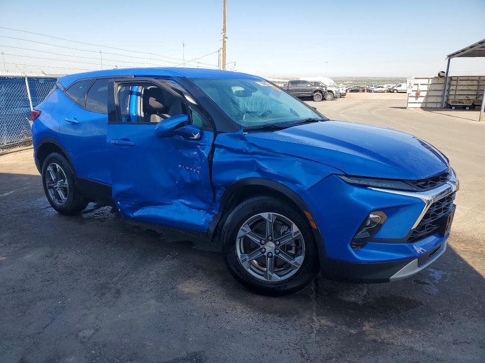 2026 Chevrolet Blazer VIN 3GNKBCR43TS143233 COPART salvage auction — SIDE, TX - CERTIFICATE OF TITLE, sold $7,400 on 2026-07-22 (photo 4)