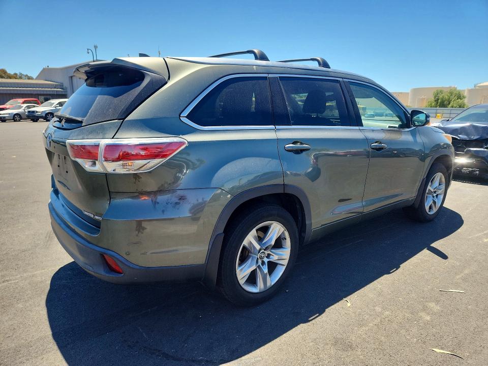 2016 Toyota Highlander VIN 5TDDKRFHXGS308779 COPART salvage auction — UNDERCARRIAGE, CA - SALVAGE CERTIFICATE, sold $6,400 on 2026-07-22 (photo 3)