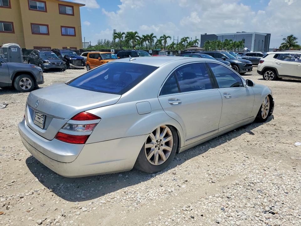 2007 Mercedes-benz S class VIN WDDNG71X27A107972 COPART salvage auction — VANDALISM, FL - CERT OF TITLE SLVG REBUILDABLE, sold $275 on 2026-08-07 (photo 3)