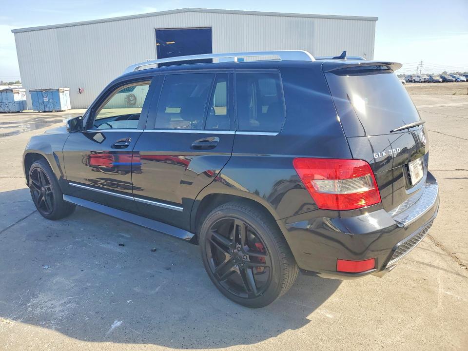 2010 Mercedes-benz Glk-class VIN WDCGG8HB5AF465574 COPART salvage auction — MINOR DENT/SCRATCHES, CA - DIS/DLR/EXP ONLY CLEAN TITLE, sold $1,700 on 2026-08-01 (photo 2)