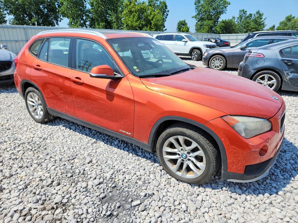 2015 BMW X1 VIN WBAVL1C58FVY24623 COPART salvage auction — NORMAL WEAR, Mi - Dealer Only Clean Title, sold $200 on 2026-07-23 (photo 4)