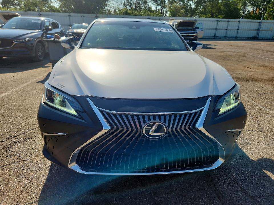 2019 Lexus ES VIN 58ABZ1B17KU027609 COPART salvage auction — FRONT END, WV - CERTIFICATE OF TITLE (P), sold $14,900 on 2026-07-29 (photo 5)