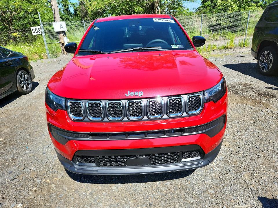 2024 Jeep Compass VIN 3C4NJDANXRT591605 COPART salvage auction — MINOR DENT/SCRATCHES, Pa - Certificate Of Salvage, sold $9,200 on 2026-09-03 (photo 5)