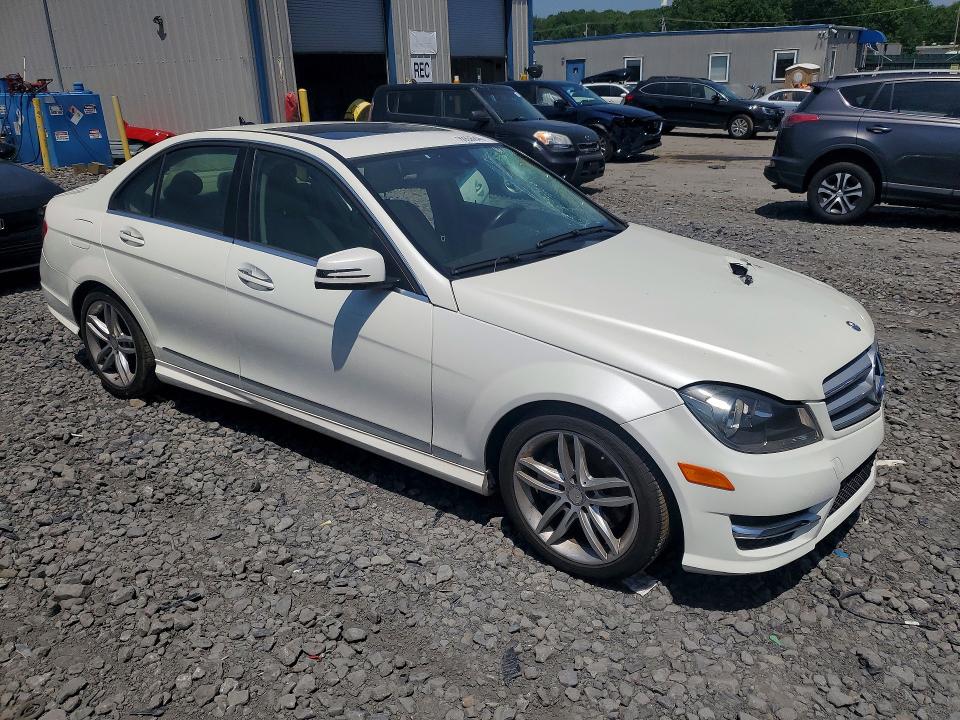 2013 Mercedes-benz C-klasse VIN WDDGF8AB1DG083484 COPART salvage auction — FRONT END, Pa - Certificate Of Salvage, sold $400 on 2026-07-29 (photo 4)