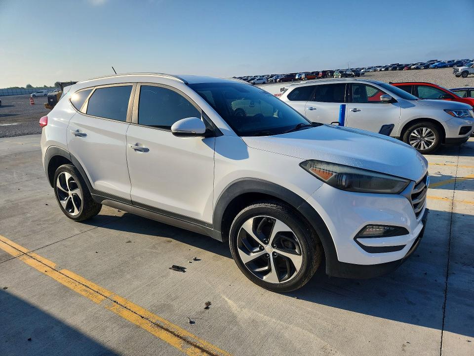 2016 Hyundai Tucson VIN KM8J3CA29GU259923 COPART salvage auction — VANDALISM, MO - CERTIFICATE OF TITLE, sold $225 on 2026-07-16 (photo 4)