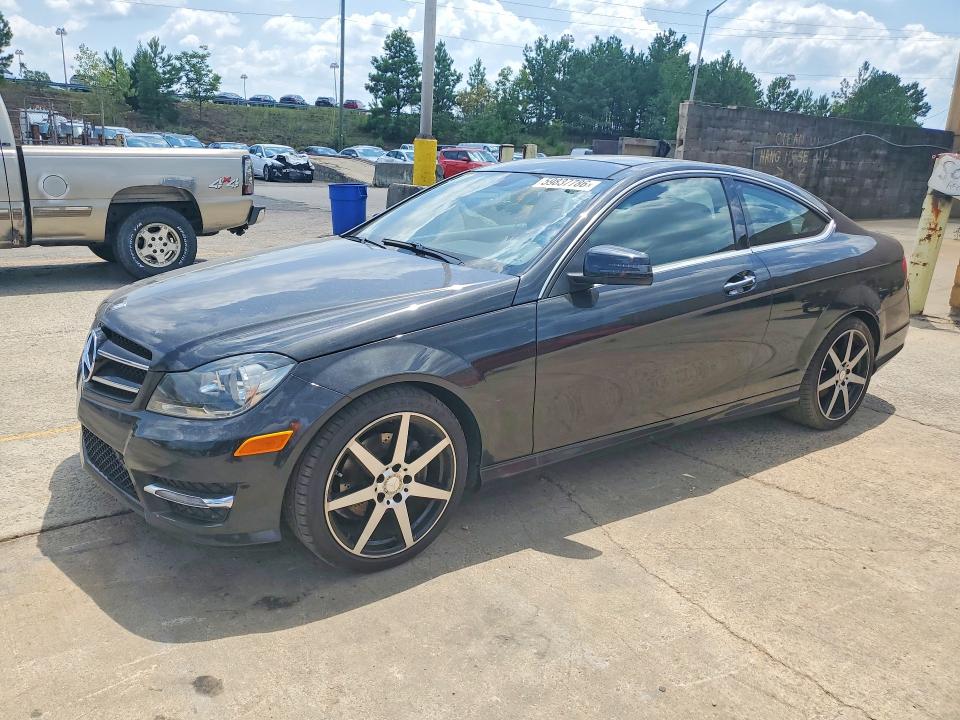 2015 Mercedes-benz C-klasse VIN WDDGJ4HBXFG387171 COPART salvage auction — MINOR DENT/SCRATCHES, Ga - Certificate Of Title (P), sold $3,400 on 2026-07-27 (photo 1)