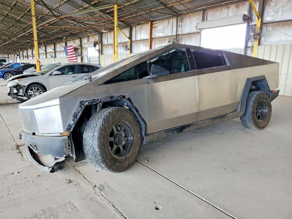 2024 Tesla Cybertruck VIN 7G2CEHED2RA027993 — COPART salvage auction photo