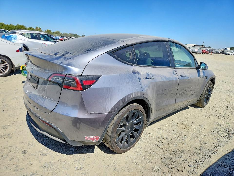 2025 Tesla Model y VIN 7SAYGAEE6SF219870 COPART salvage auction — REAR END, Ca - Salvage Certificate (P), sold $8,700 on 2026-07-14 (photo 3)