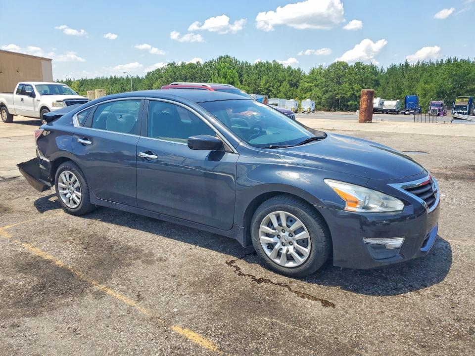 2015 Nissan Altima VIN 1N4AL3AP3FN329348 COPART salvage auction — REAR END, Sc - Cert Of Title-Salvage, sold $450 on 2026-07-31 (photo 4)