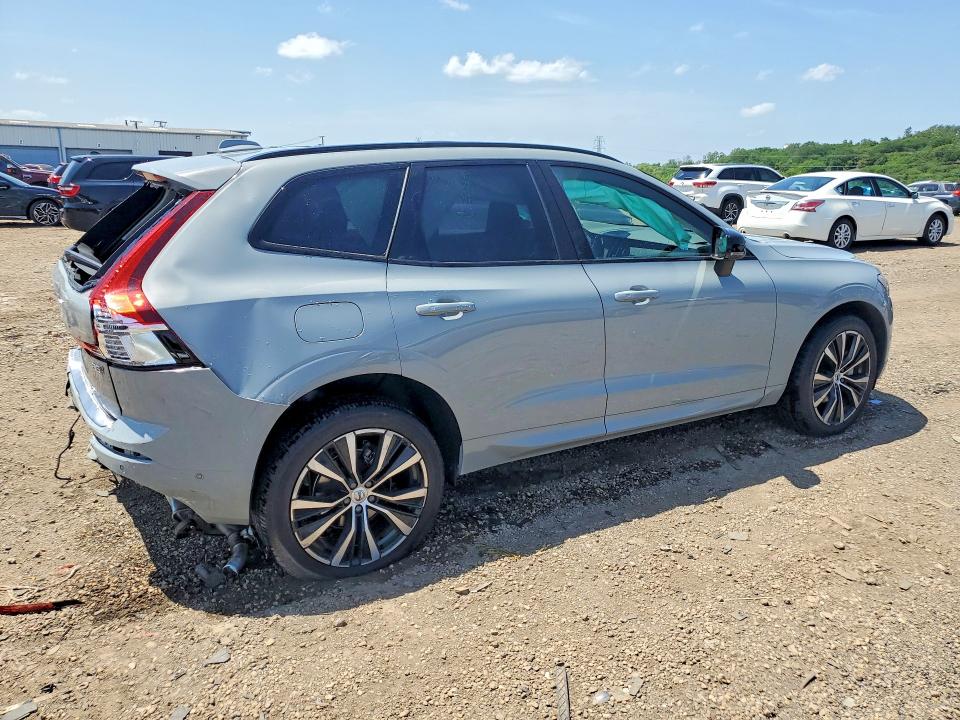 2025 Volvo VIN YV4M12RC8S1182659 COPART salvage auction — REAR END, Il - Salvage Certificate, sold $11,100 on 2026-08-07 (photo 3)