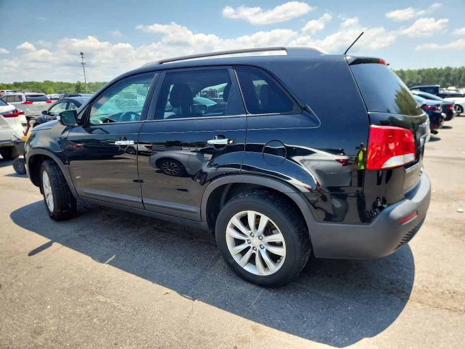 2011 Kia Sorento VIN 5XYKT4A29BG174783 COPART salvage auction — MINOR DENT/SCRATCHES, Nj - Certificate Of Title, sold $1,050 on 2026-07-30 (photo 2)