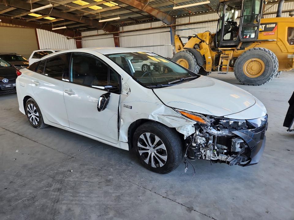 2020 Toyota Prius prime VIN JTDKARFP4L3137539 COPART salvage auction — FRONT END, CA - SALVAGE CERTIFICATE, sold $7,900 on 2026-07-27 (photo 4)