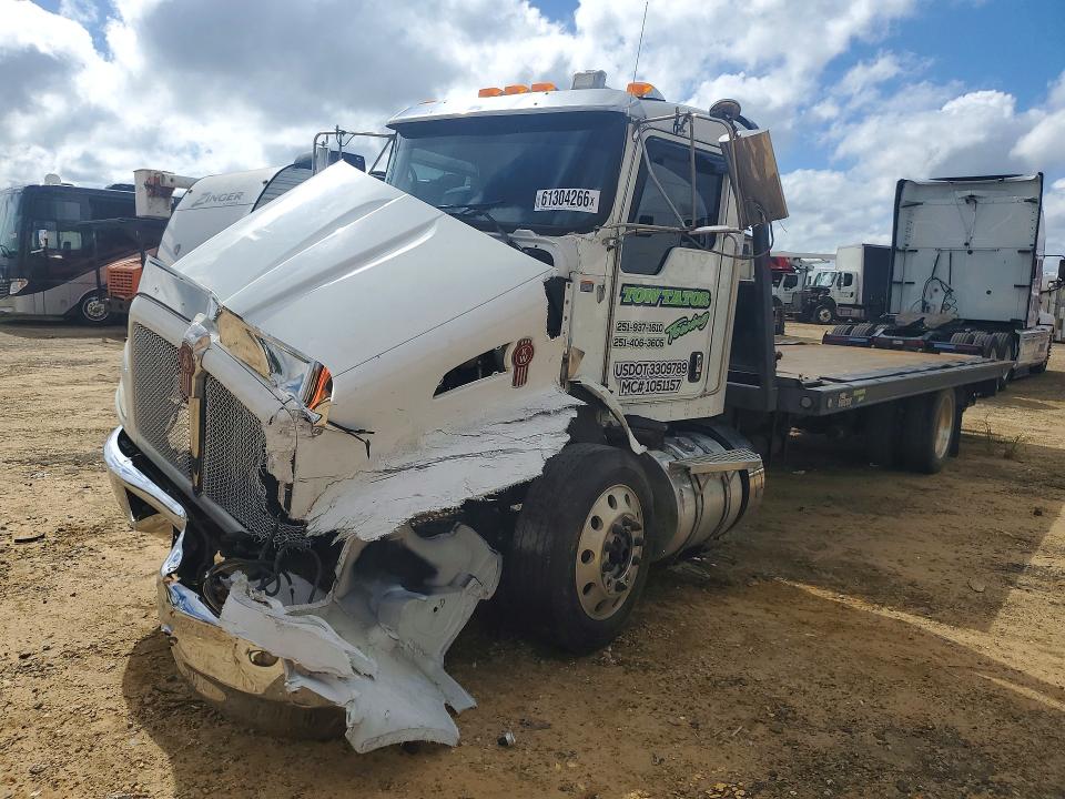 2013 Kenworth Constructi VIN 2NKHHN6X7DM340279 — COPART salvage auction photo