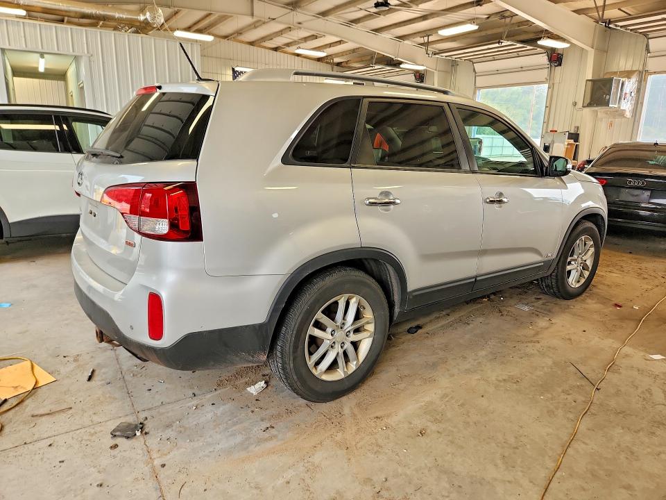 2015 Kia Sorento VIN 5XYKTCA69FG592327 COPART salvage auction — MECHANICAL, Mn - Certificate Of Title, sold $625 on 2026-07-28 (photo 3)