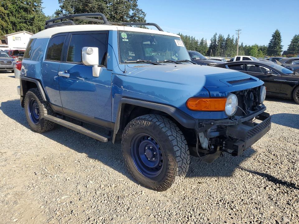 2011 Toyota Fj cruiser VIN JTEBU4BF8BK106429 COPART salvage auction — UNDERCARRIAGE, WA - BILL OF SALE, sold $10,000 on 2026-07-17 (photo 4)