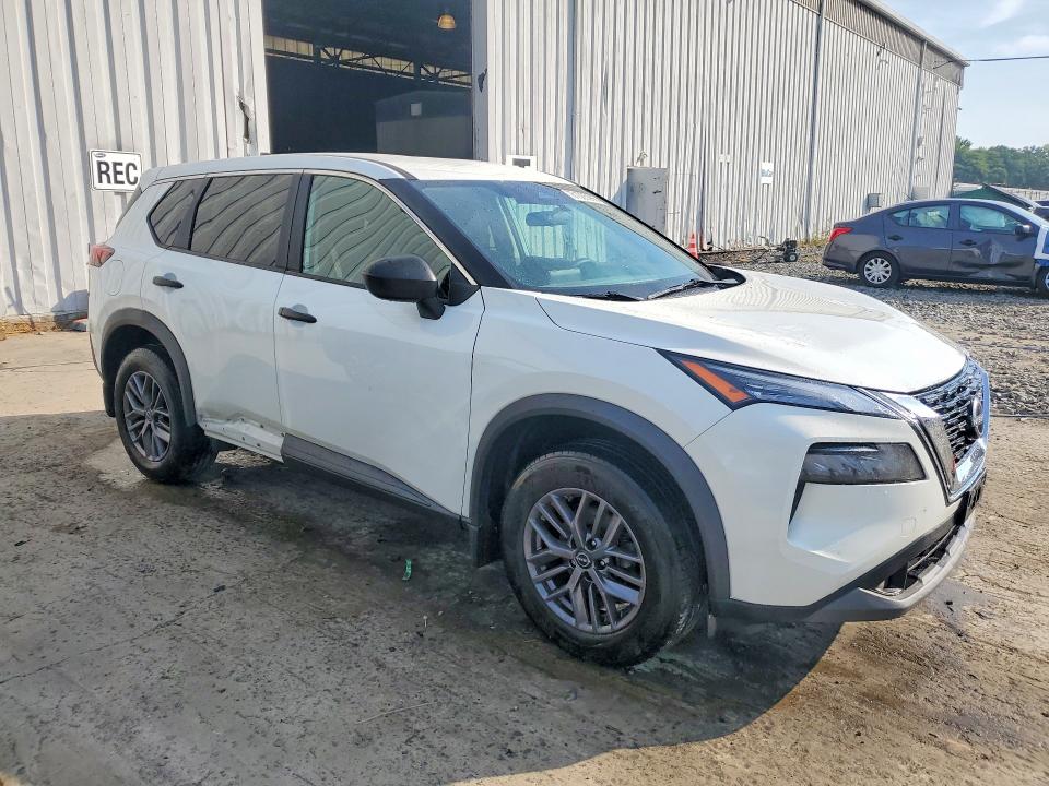 2023 Nissan Rogue VIN 5N1BT3AB8PC940777 COPART salvage auction — WATER/FLOOD, Nj - Cert Of Title-Salvage Flood, sold $5,100 on 2026-09-08 (photo 4)