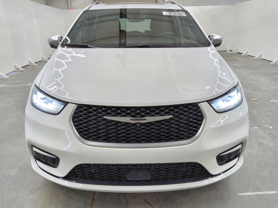 2023 Chrysler Pacifica VIN 2C4RC1N73PR542493 COPART salvage auction — NORMAL WEAR, Mo - Certificate Of Title, sold $12,400 on 2026-07-30 (photo 5)