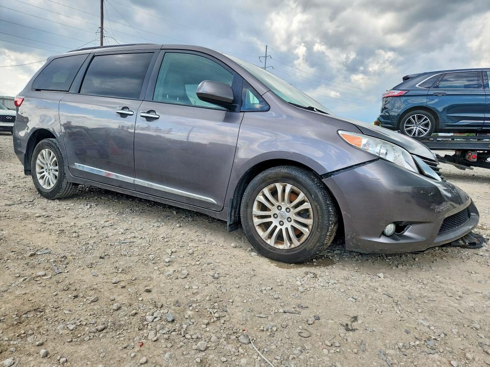 2016 Toyota Sienna VIN 5TDYK3DC7GS735505 COPART salvage auction — FRONT END, OH - CERT OF TITLE-SALVAGE, sold $800 on 2026-07-21 (photo 4)
