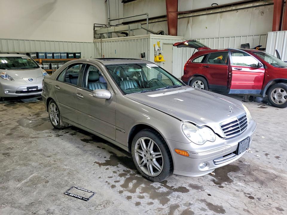 2007 Mercedes-benz C class VIN WDBRF54H47F925096 COPART salvage auction — NORMAL WEAR, NY - CERTIFICATE OF TITLE, sold $450 on 2026-07-15 (photo 4)