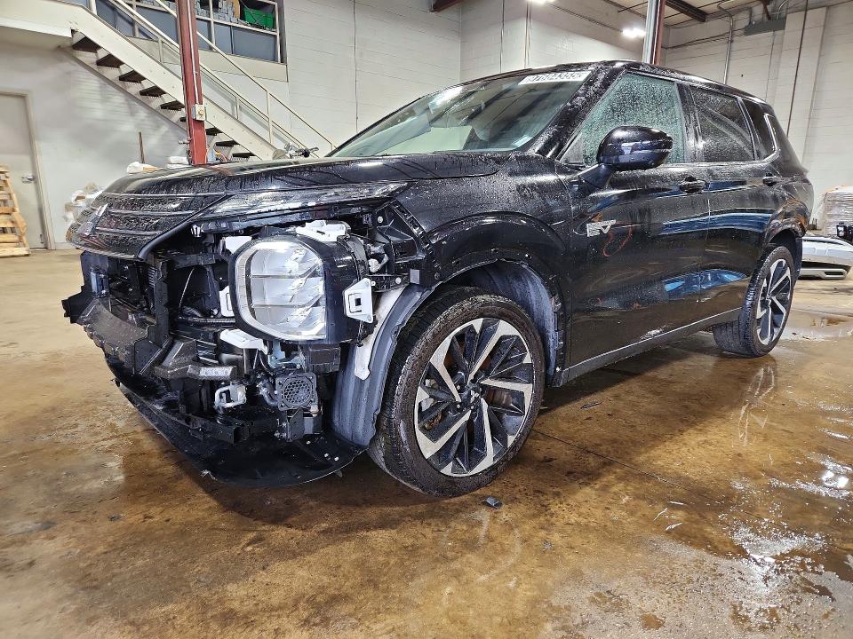 2024 Mitsubishi Outlander VIN JA4T5VA92RZ057943 COPART salvage auction — REAR END, AZ - CERT OF TITLE - SALVAGE, sold $11,900 on 2026-07-20 (photo 1)