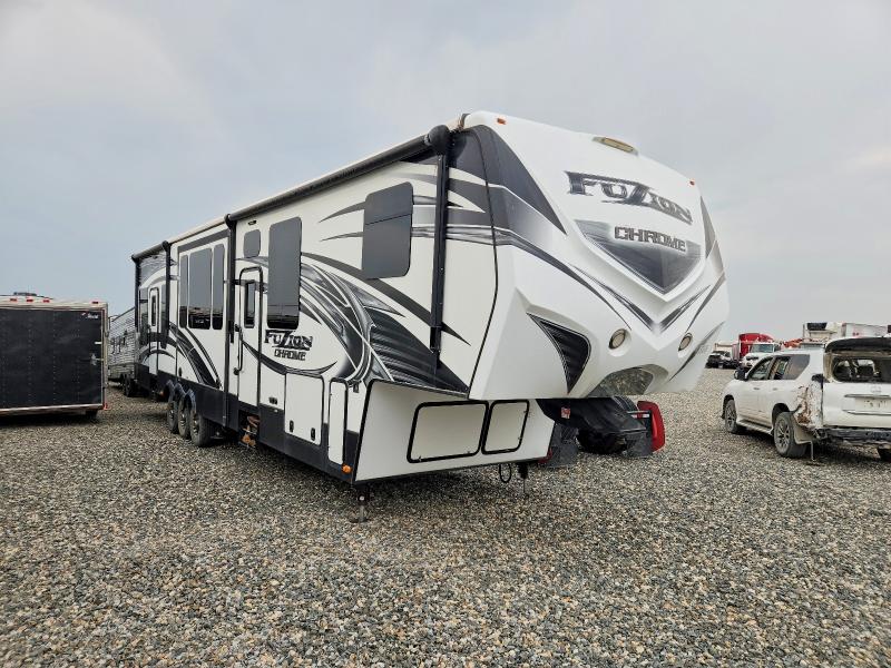 2015 Keys Fuzion VIN 4YDF40133FF810104 — COPART salvage auction photo