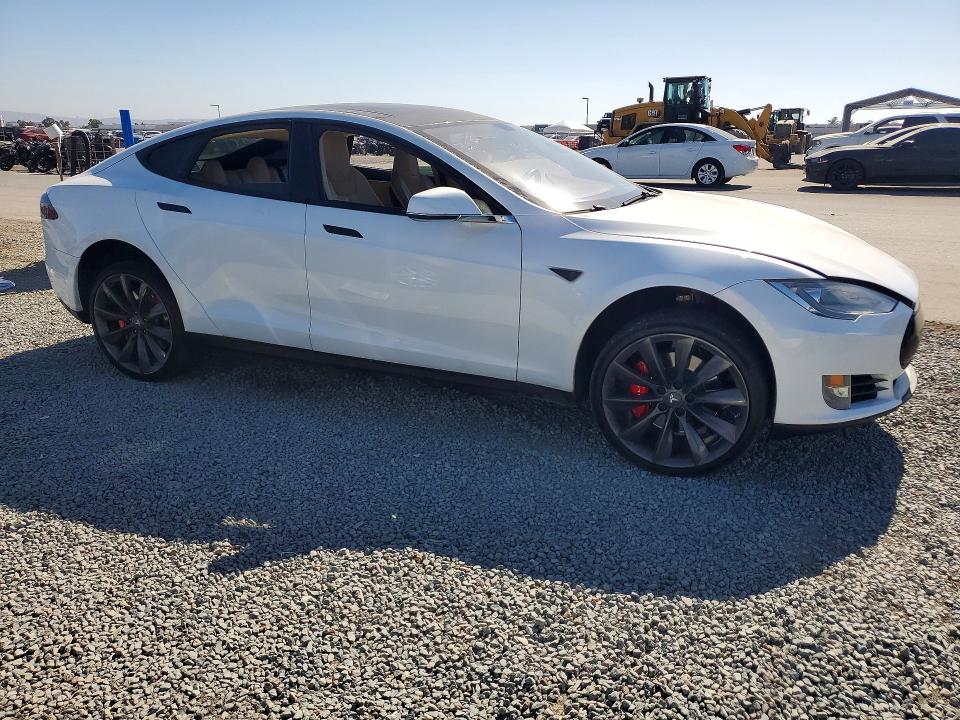 2013 Tesla Model s VIN 5YJSA1DP9DFP13098 COPART salvage auction — REAR END, CA - SALVAGE CERTIFICATE, sold $1,000 on 2026-07-31 (photo 4)