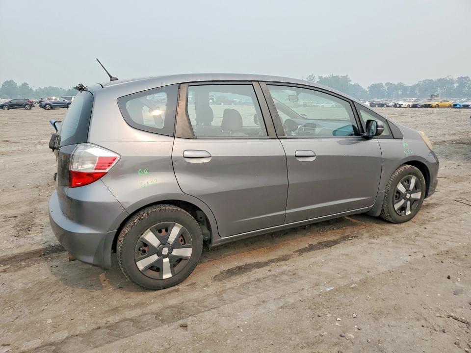 2013 Honda Fit VIN JHMGE8H31DC083499 COPART salvage auction — REAR END, Va - Cert Of Title - Salvage, sold $200 on 2026-07-29 (photo 3)