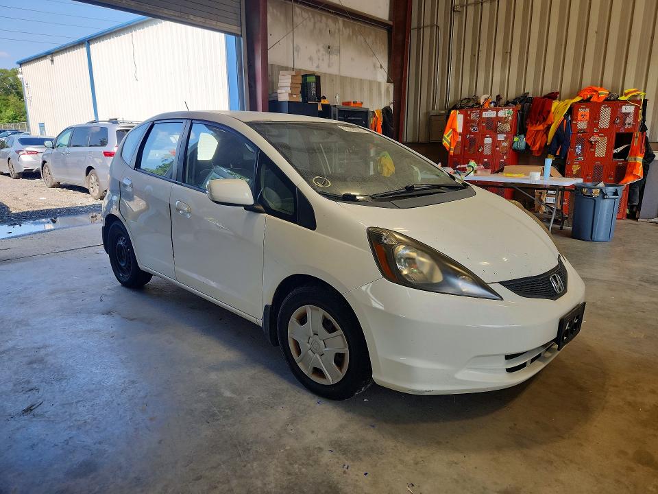 2013 Honda Fit VIN JHMGE8H39DC037029 COPART salvage auction — MINOR DENT/SCRATCHES, VA - CERT OF TITLE - SALVAGE, sold $225 on 2026-07-28 (photo 4)
