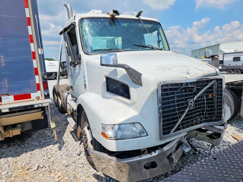 2016 Volvo VIN 4V4MC9EG6GN971492 COPART salvage auction — FRONT END, Ar - Certificate Of Title, sold $1,100 on 2026-08-04 (photo 1)