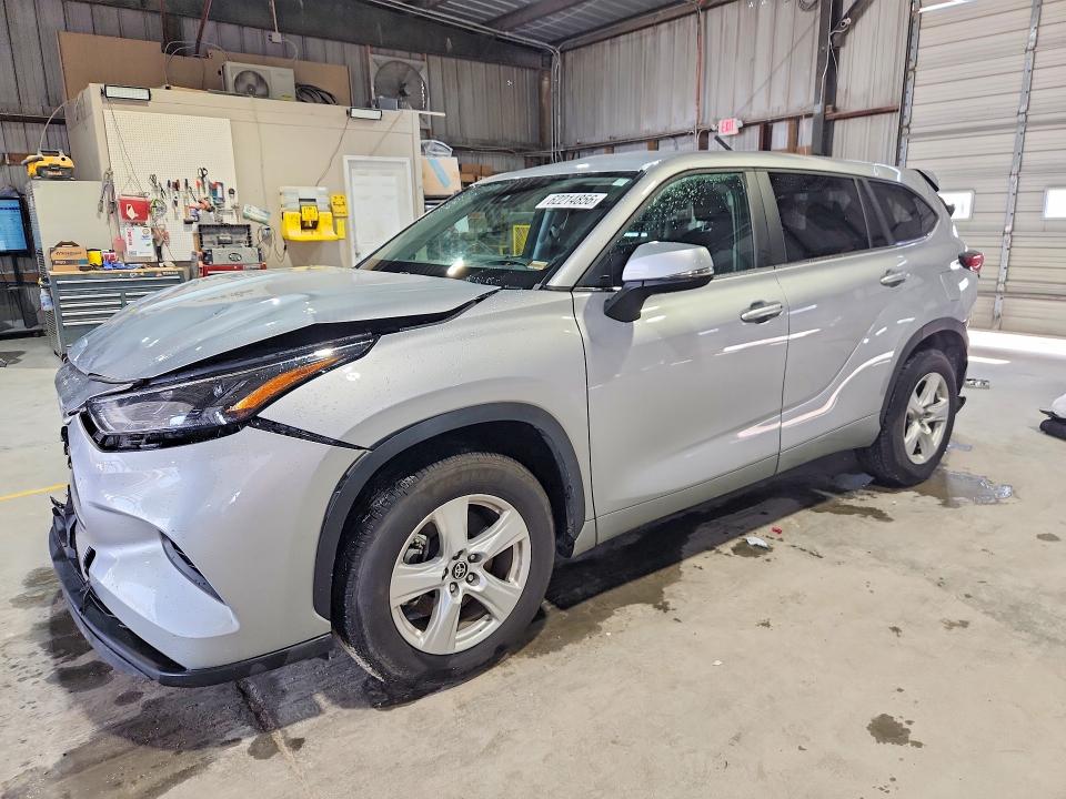 2023 Toyota Highlander VIN 5TDKDRAH3PS501171 — COPART salvage auction photo