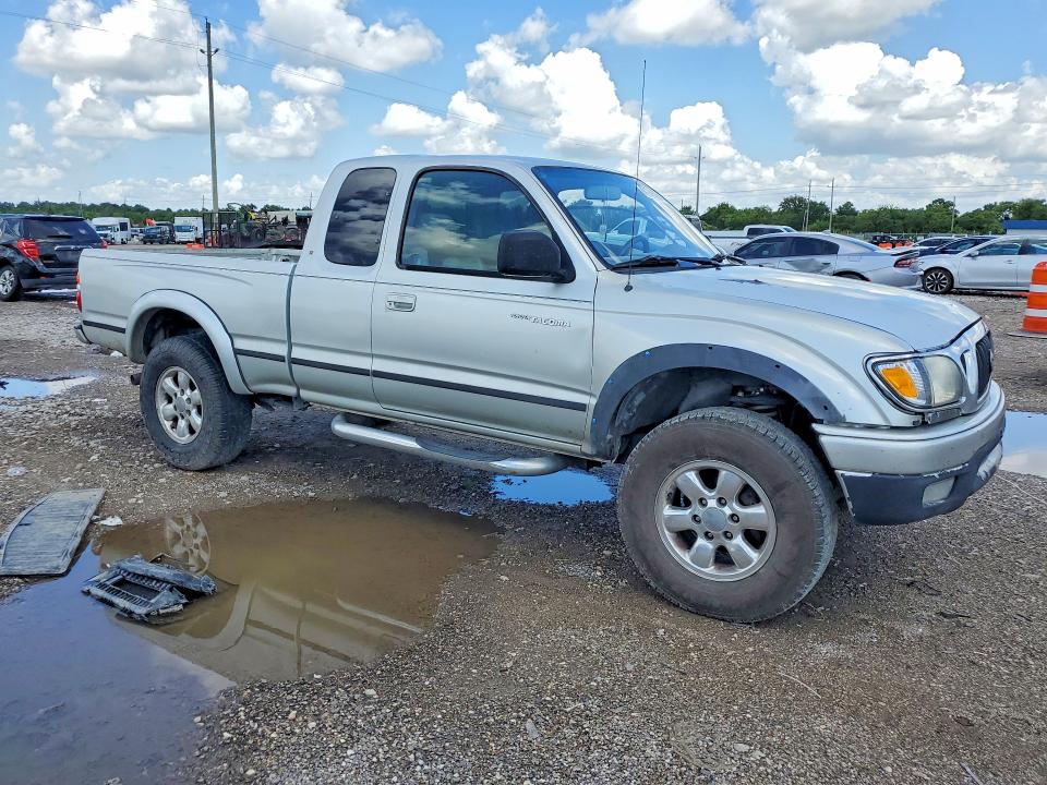 2002 Toyota Tacoma VIN 5TESN92N42Z005292 COPART salvage auction — SIDE, TX - SALVAGE VEHICLE TITLE, sold $275 on 2026-07-27 (photo 4)