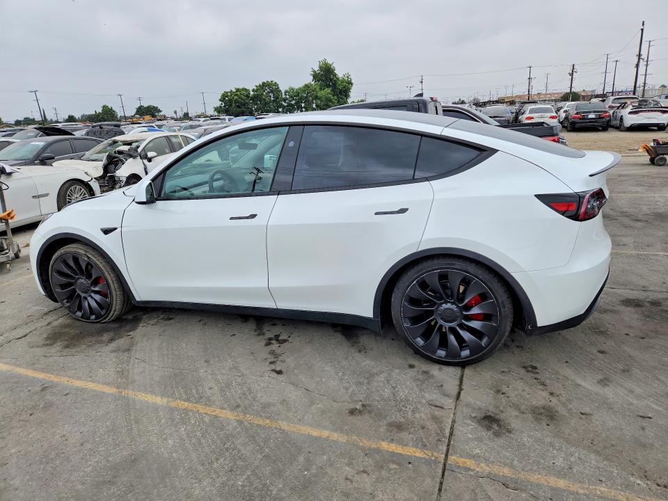2025 Tesla Model y VIN 7SAYGDEF4SF216539 COPART salvage auction — FRONT END, Salvage Title, sold $15,200 on 2026-07-13 (photo 2)