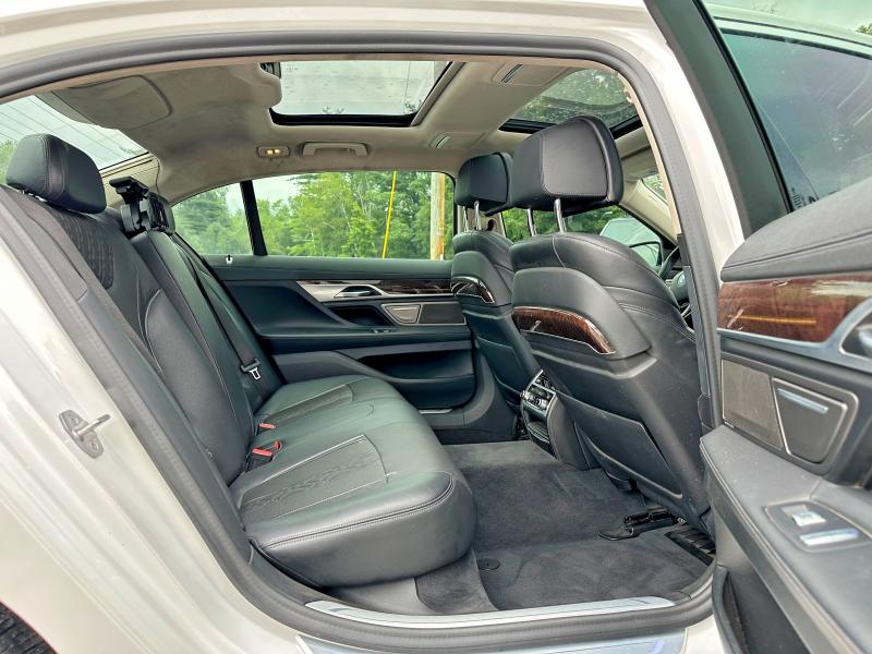 2021 BMW 7er VIN WBA7U2C03MCG37401 COPART salvage auction — MINOR DENT/SCRATCHES, Tx - Certificate Of Title (P), sold $23,000 on 2026-08-19 (photo 7)