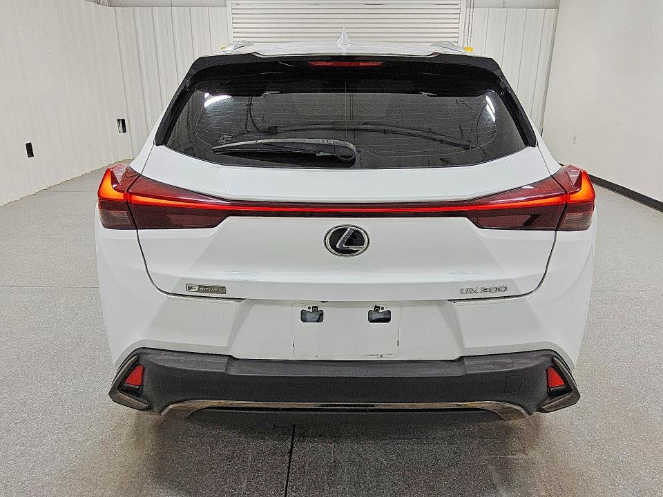 2019 Lexus Ux VIN JTHY3JBH1K2007158 COPART salvage auction — NORMAL WEAR, CA - CERTIFICATE OF TITLE, sold $15,300 on 2026-07-30 (photo 6)
