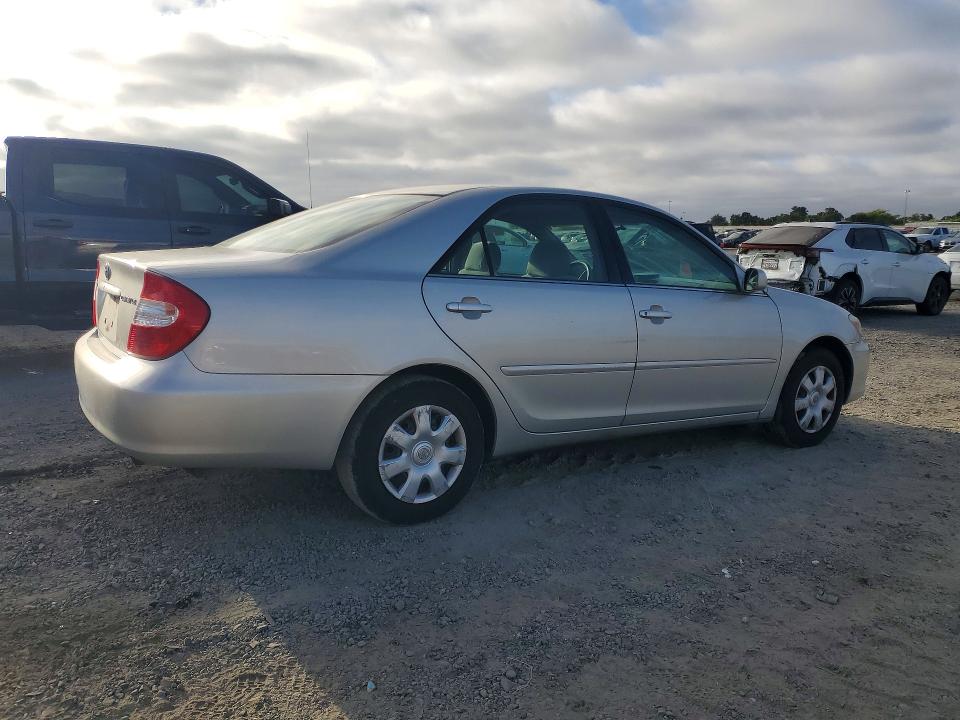 2004 Toyota Camry VIN 4T1BE32K94U908595 COPART salvage auction — FRONT END, Ca - Dis/Dlr/Exp Only Clean Title, sold $700 on 2026-07-09 (photo 3)