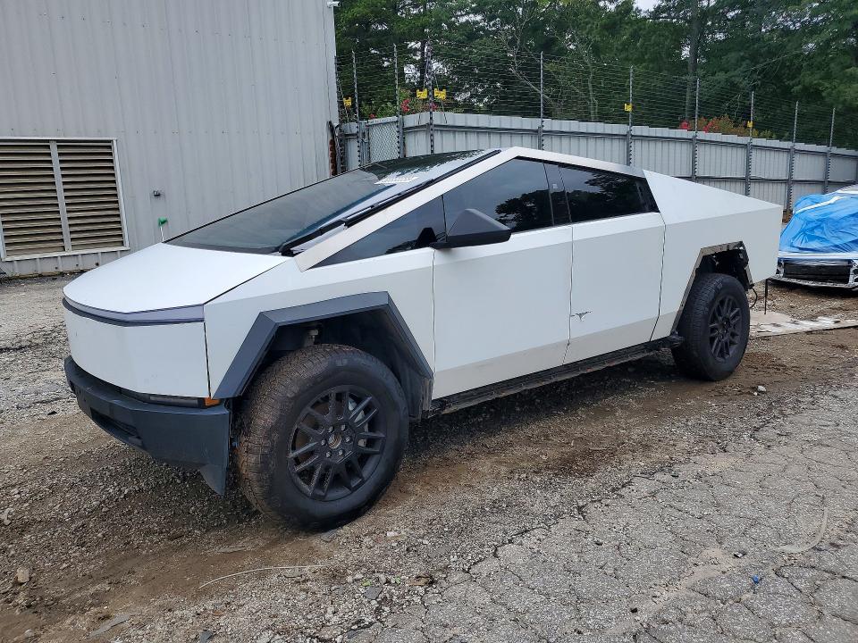 2024 Tesla Cybertruck VIN 7G2CEHEE8RA044371 — COPART salvage auction photo