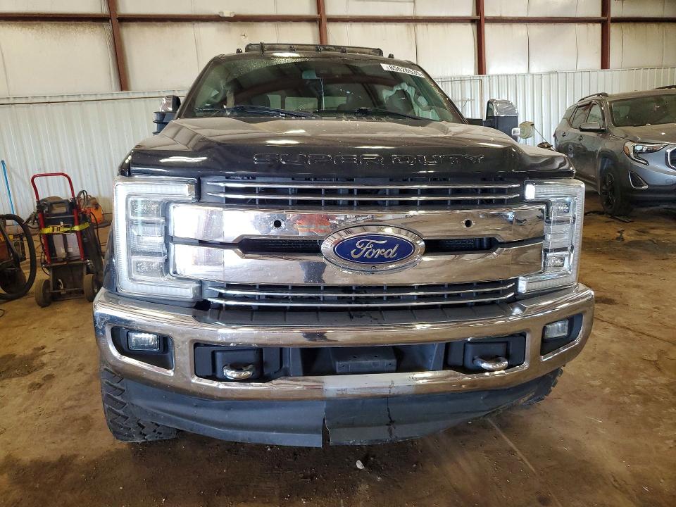 2019 Ford F350 VIN 1FT8W3BT5KEG28913 COPART salvage auction — ROLLOVER, Salvage Title, sold $8,000 on 2026-07-31 (photo 5)