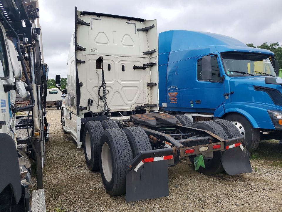 2019 Freightliner All other VIN 3AKJGLDV4KSKL6088 COPART salvage auction — MINOR DENT/SCRATCHES, CT, sold $18,000 on 2026-08-25 (photo 2)