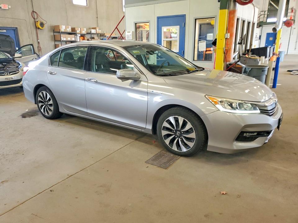 2017 Honda Accord VIN JHMCR6F53HC028912 COPART salvage auction — SIDE, Mn - Cert Of Title-Salvage, sold $5,400 on 2026-07-28 (photo 4)