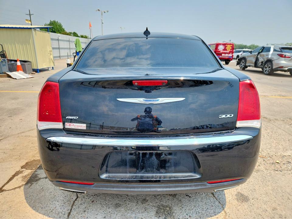 2019 Chrysler 300 VIN 2C3CCAKG3KH610918 COPART salvage auction — WATER/FLOOD, Co - Salvage, Flood, sold $1,350 on 2026-08-23 (photo 6)
