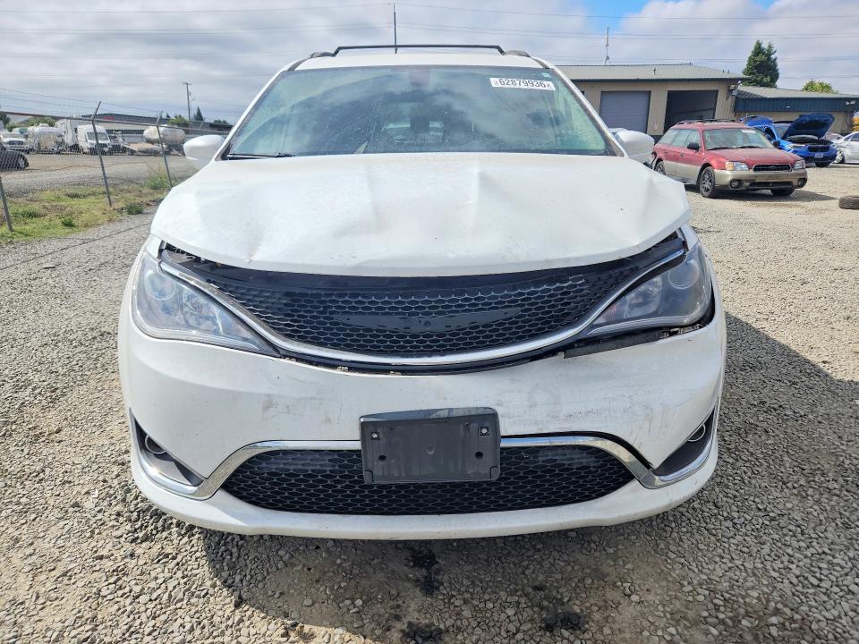 2017 Chrysler Pacifica VIN 2C4RC1BG2HR815929 COPART salvage auction — FRONT END, Or - Salvage Title Certificate, sold $2,850 on 2026-09-16 (photo 5)