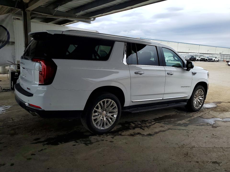 2025 Gmc Yukon xl VIN 1GKS2JRL4SR344875 COPART salvage auction — MINOR DENT/SCRATCHES, CA - CERTIFICATE OF TITLE, sold $30,500 on 2026-07-27 (photo 3)