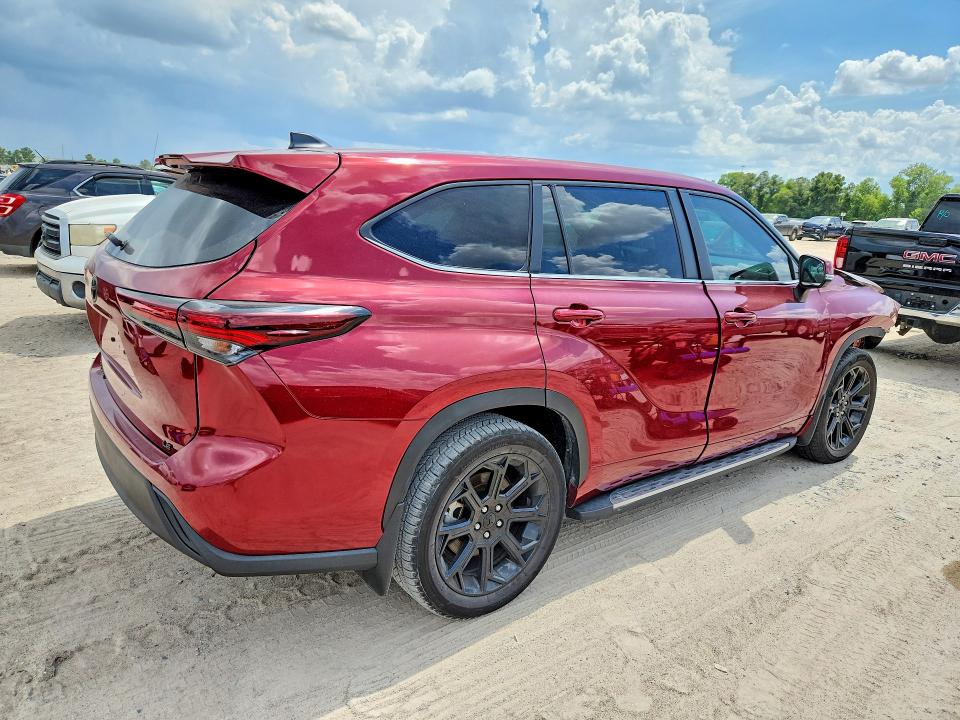 2024 Toyota Highlander VIN 5TDKDRAH9RS054719 COPART salvage auction — FRONT END, Tx - Salvage Vehicle Title, sold $15,800 on 2026-07-28 (photo 3)
